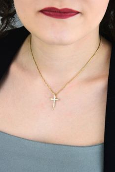 Srebrna zawieszka krzyżyk pozłacany 925  Krzyżyk z cyrkonią 25 mm💎 (3).jpg