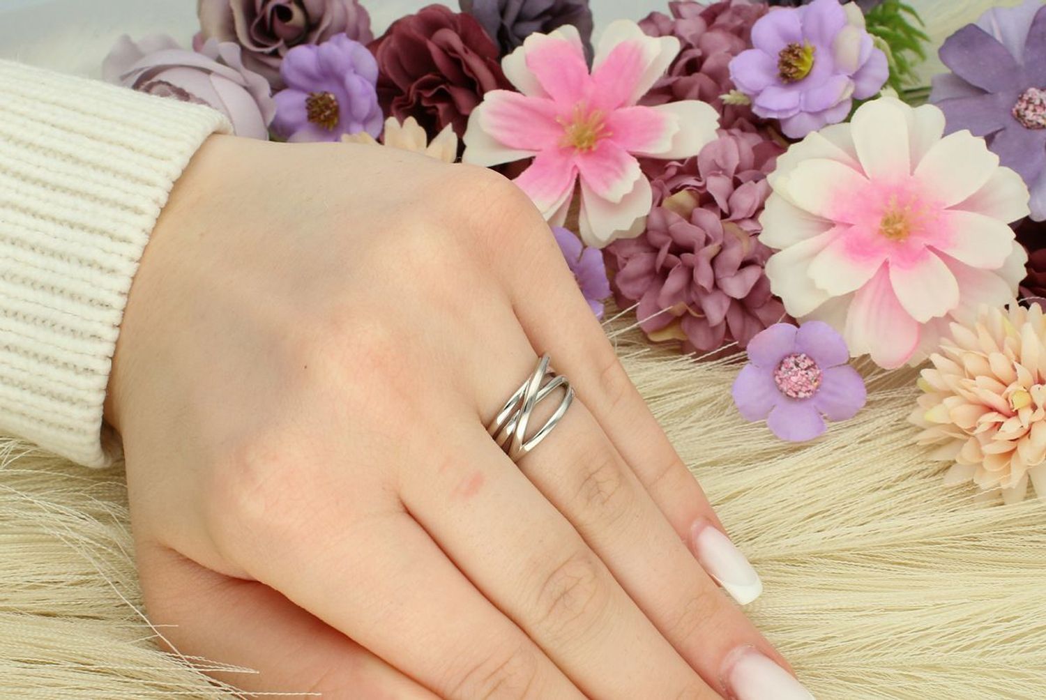 Srebrny pierścionek damski 925 przeplatany SVLR0398XH200.jpg