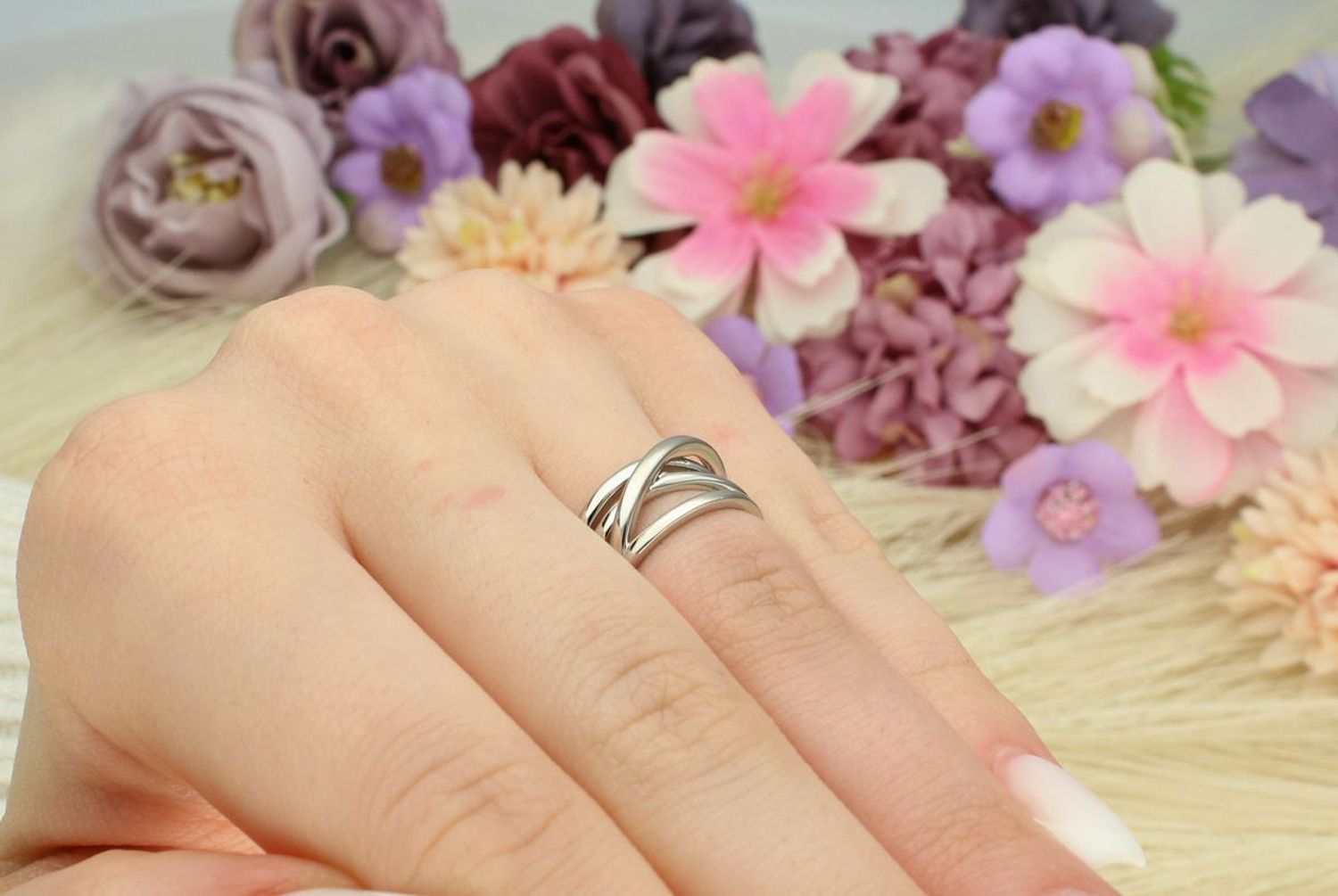 Srebrny pierścionek damski 925 przeplatany SVLR0398XH200.jpg