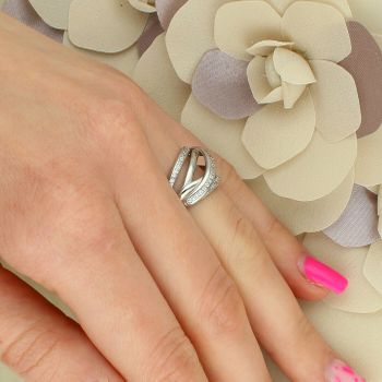 Srebrny szeroki pierścionek przeplatany z cyrkonią 925 – rozmiar 15 cyrkonie.jpg