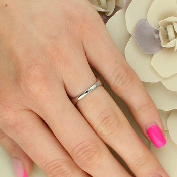 Srebrny szeroki pierścionek przeplatany z cyrkonią 925 – rozmiar 15 tył pierścionka.jpg