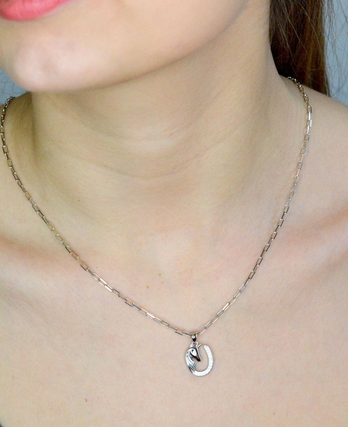 Srebrny komplet dziecięcy zawieszka i kolczyki Kocham jednorożce SVLS0072SH2BI00. Komplet dla miłośniczki koni. Biżuteria dla koniary. Kolczyki podkowy. Biżuteria dziecięca dla dziewczynki..jpg