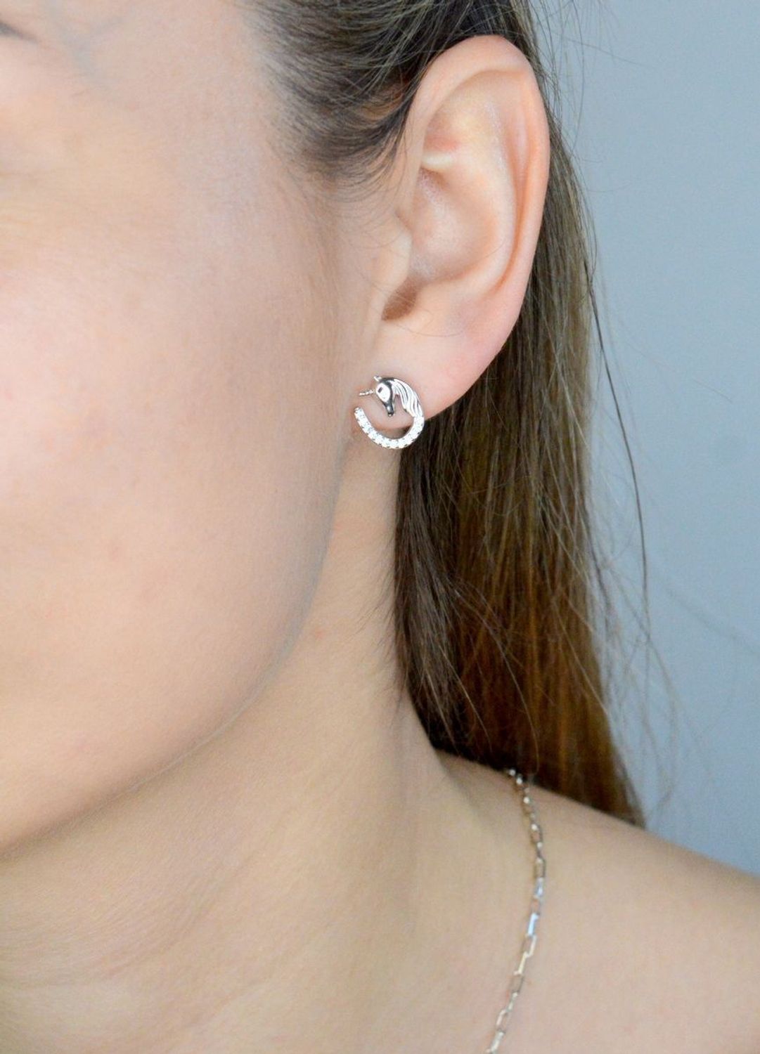 Srebrny komplet dziecięcy zawieszka i kolczyki Kocham jednorożce SVLS0072SH2BI00. Komplet dla miłośniczki koni. Biżuteria dla koniary. Kolczyki podkowy. Biżuteria dziecięca dla dziewczynki..jpg