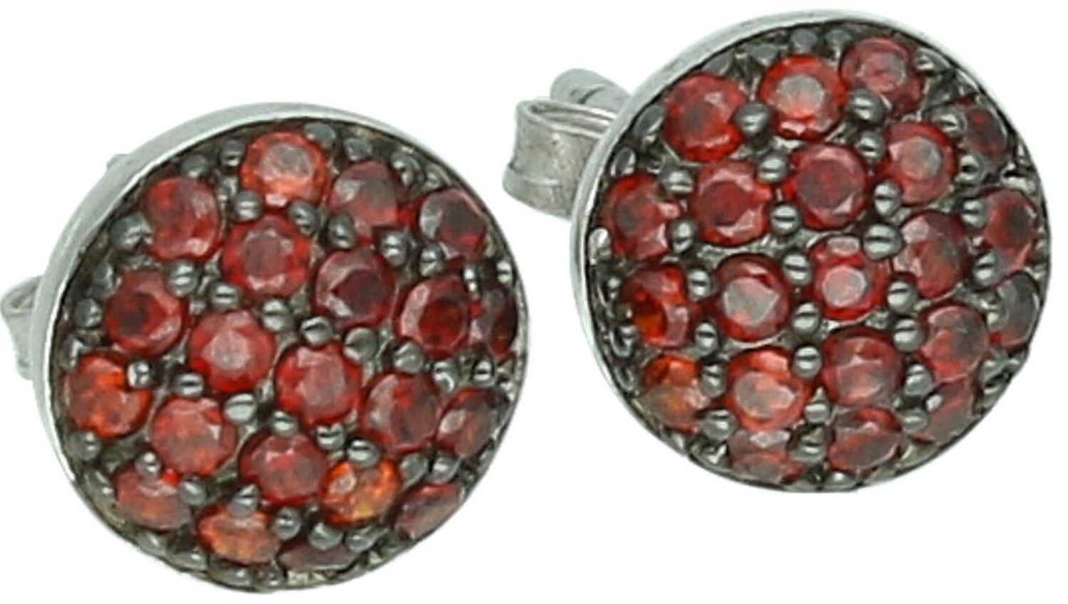 Kolczyki srebrne 925 – Czerwone cyrkonie, sztyft SW-T-000-HUI-IKLC248 Klasyczne kolczyki na sztyft wykonane z wysokiej jakości srebra próby 925, wysadzane intensywnie czerwonymi cyrkoniami1.jpg