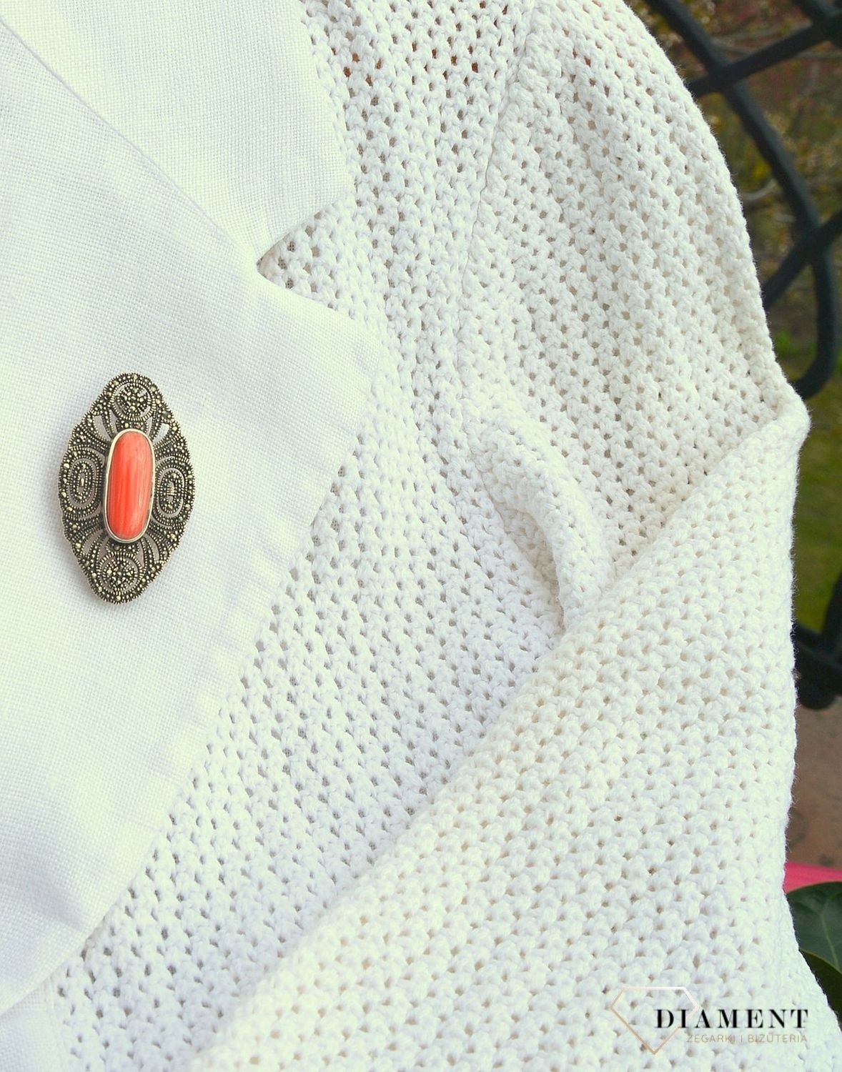 Srebrna broszka owal markazyt i koral syntetyczny SW-T-C15-000-SRZ3487.jpg