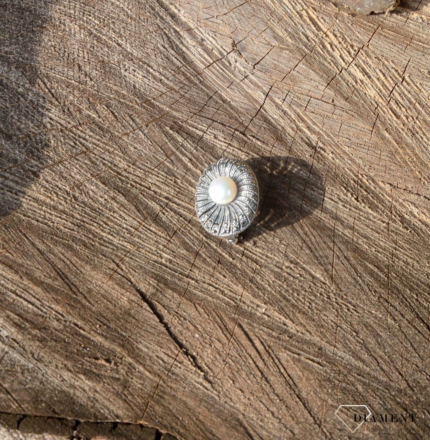 Srebrna broszka perełka z markazytami SW-T-C18-KIM-IRZP125.jpg