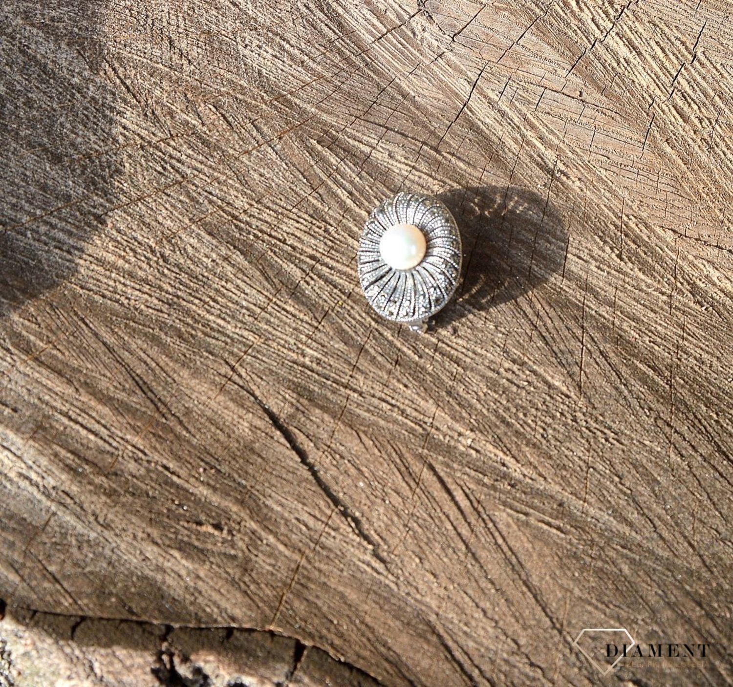 Srebrna broszka perełka z markazytami SW-T-C18-KIM-IRZP125.jpg