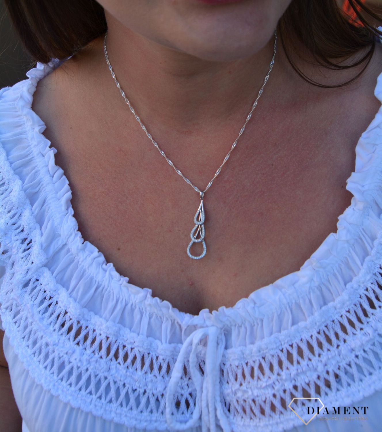 Srebrna zawieszka potrójna łezka z cyrkonią SW-T-C19-CEN-IWCW155.jpg