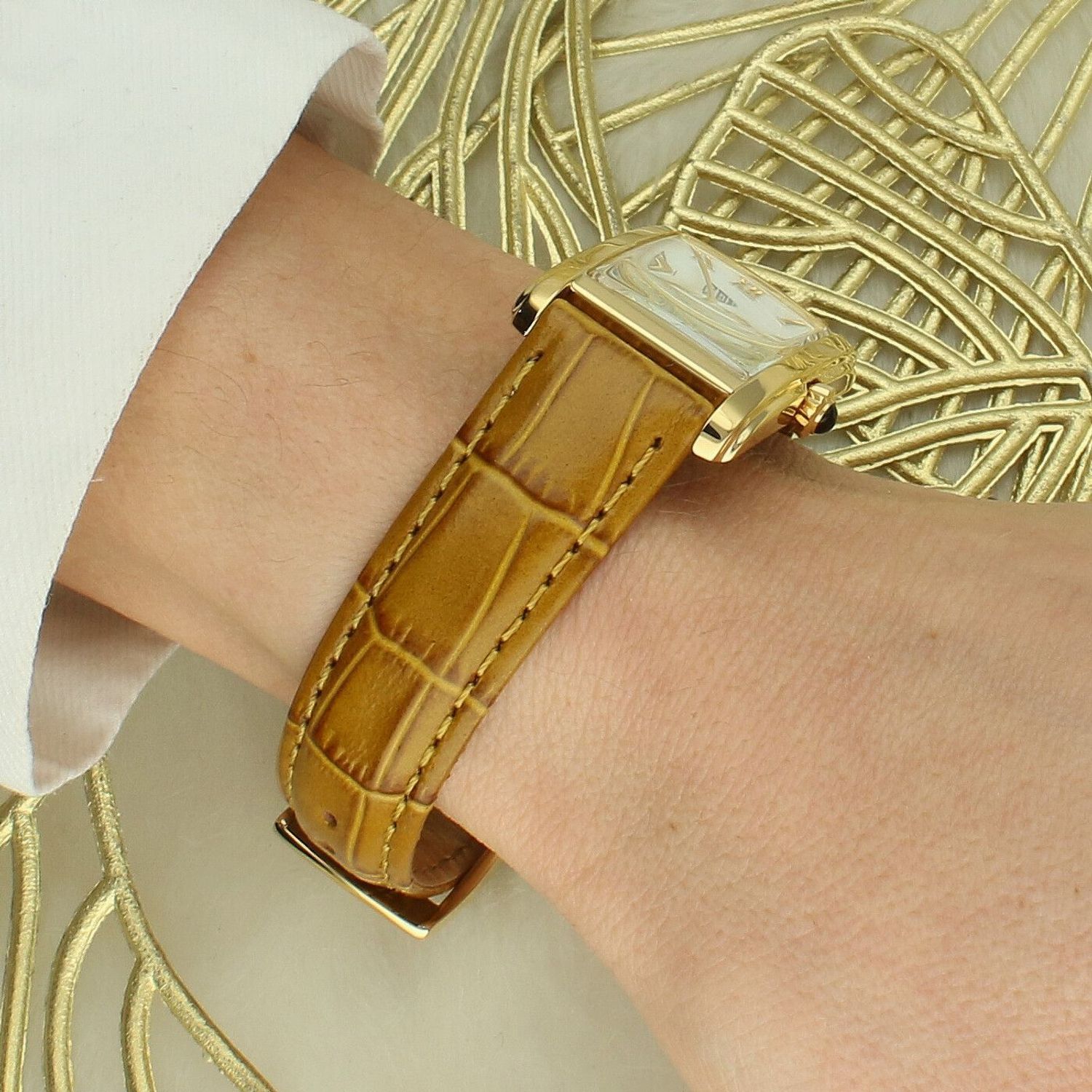 Zegarek Seiko Lady SWR100P1 – Damski Zegarek z Złotą Prostokątną Kopertą.jpg