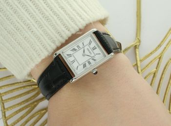 aZegarek Damski – Kwarcowy, Prostokątna Koperta, Czerwony Pasek, Szafirowe Szkło (1).jpg