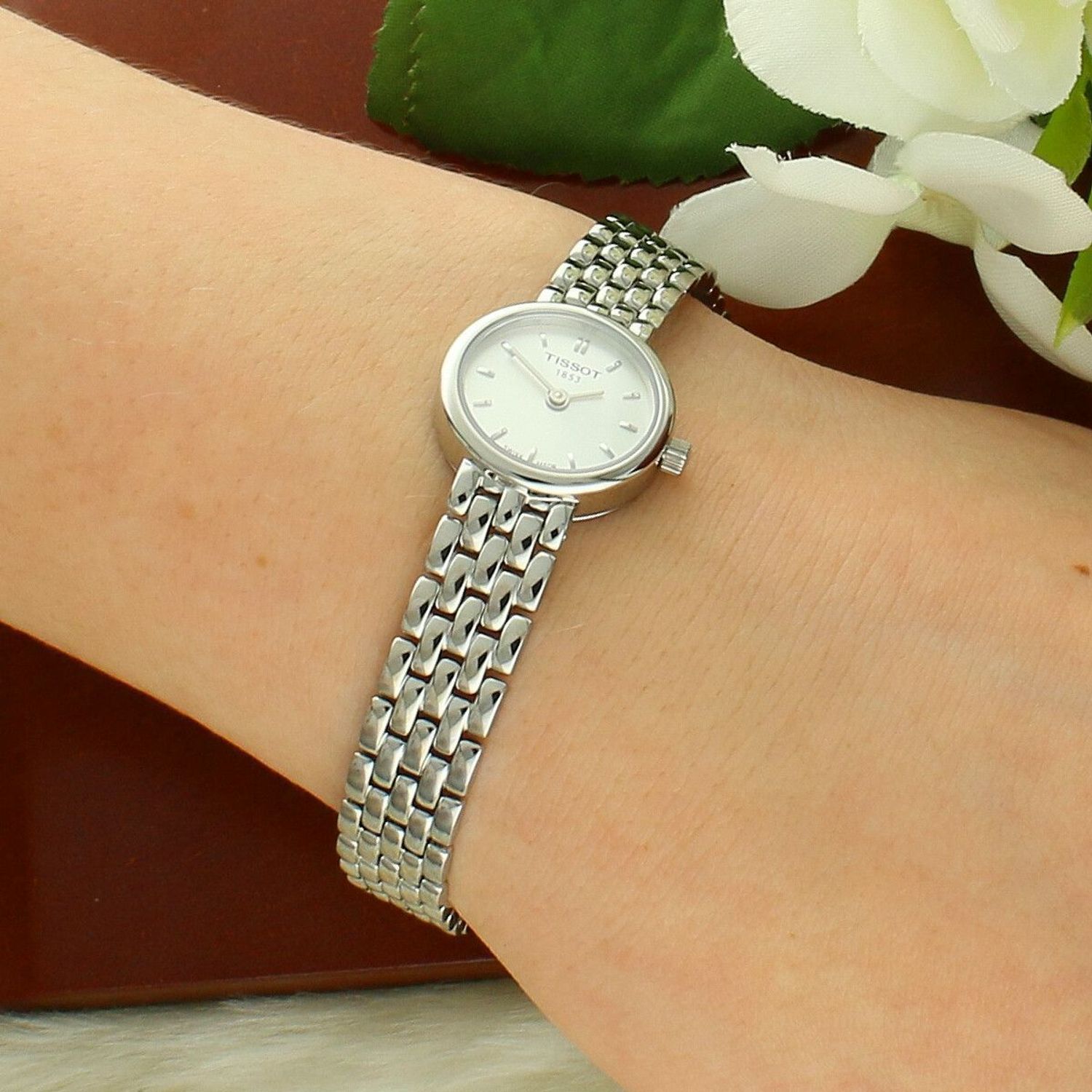 Zegarek damski Tissot T-TREND LOVELY T058.009.11.031.00.jpg