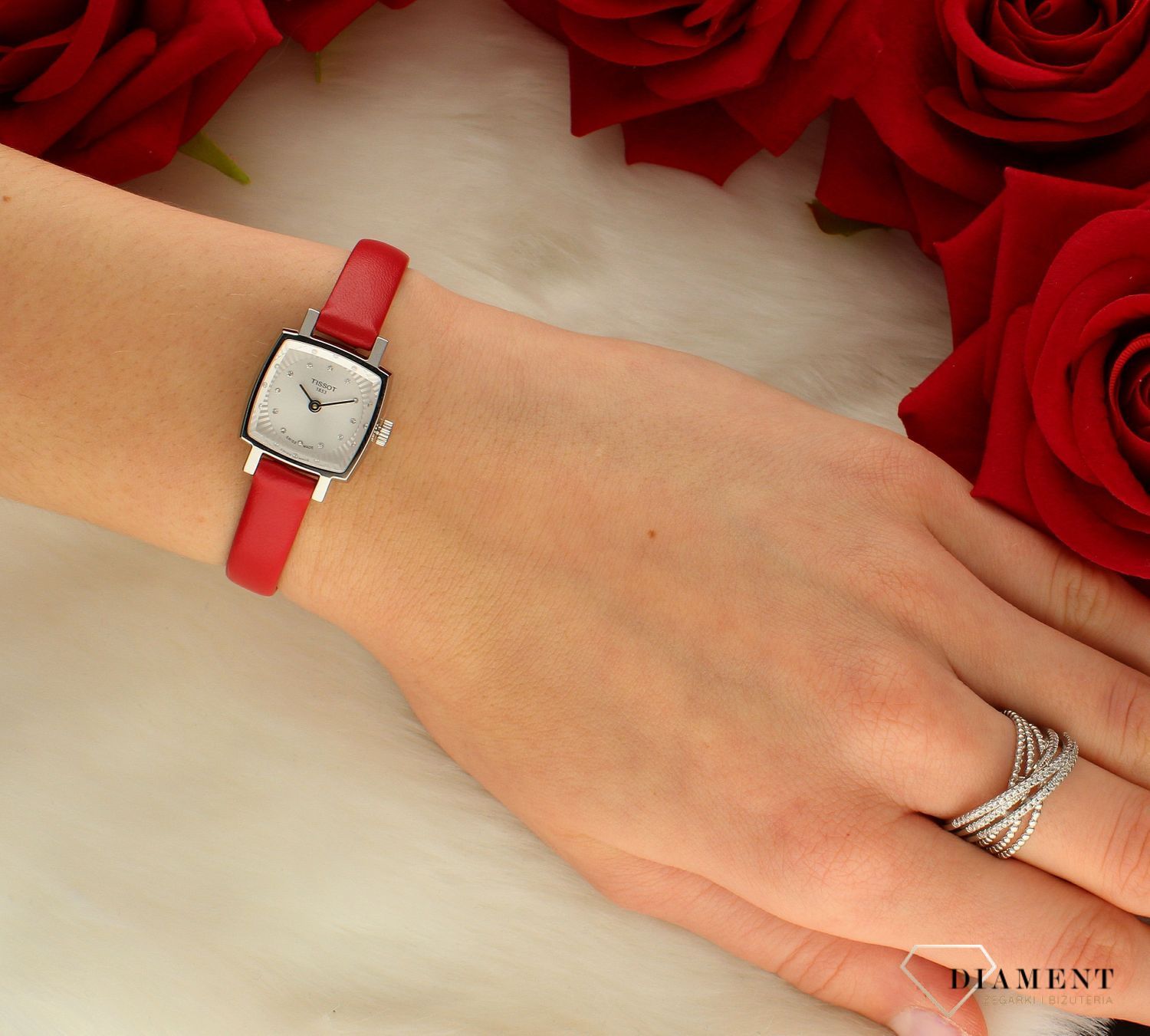 TISSOT-LOVELY-SQUARE-VALENTINES-T058.109.16.036.00-550x550_52941.jpg