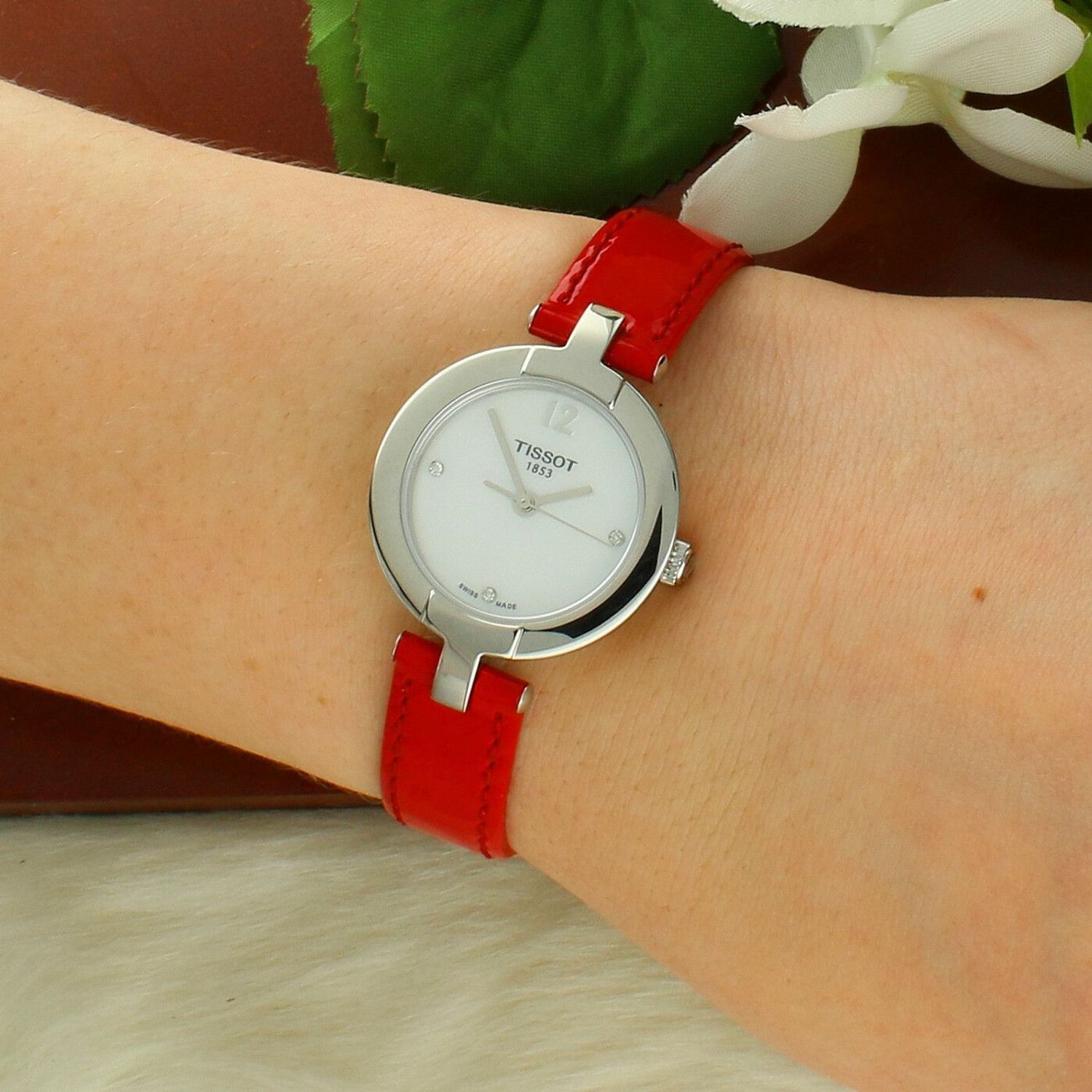 Zegarek damski Tissot T-TREND Pinky czerwony T084.210.16.116.00 (T0842101611600).jpg