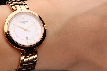 zegarek-damski-tissot-tissot-t-lady-t0942103311101-T094-210-33-111-01--6.jpg