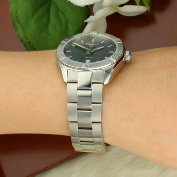 Tissot PR 100 Sport Chic Lady T101.910.11.121.00 – Elegancja i sportowy szyk w jednym datownik.jpg