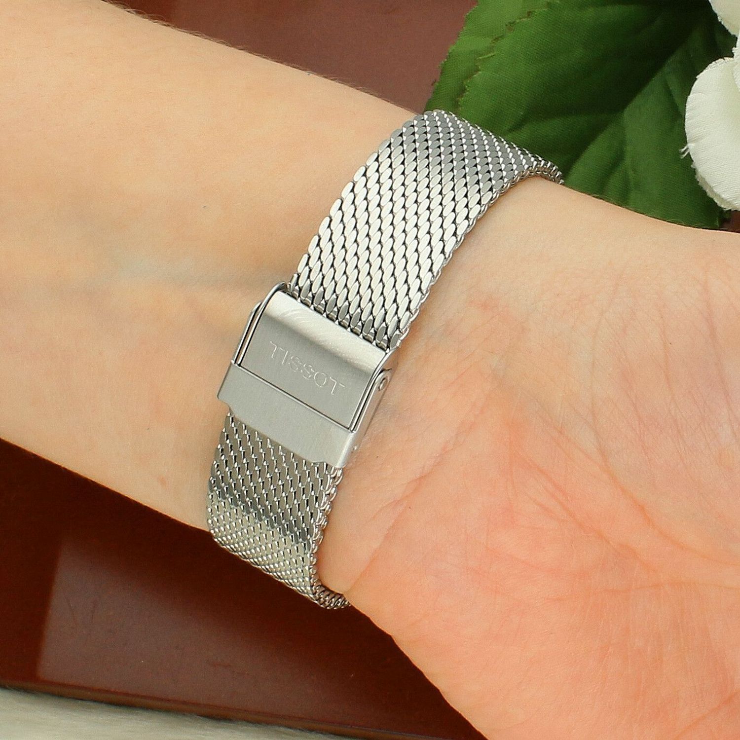 Tissot Everytime T143.210.11.011.00 – Elegancki damski zegarek kwarcowy ze stali i szkłem szafirowym.jpg