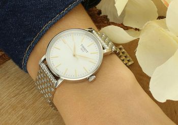 Tissot Everytime T143.210.11.011.01 – zegarek damski srebrny  Szwajcarska elegancja tissot — kopia.jpg