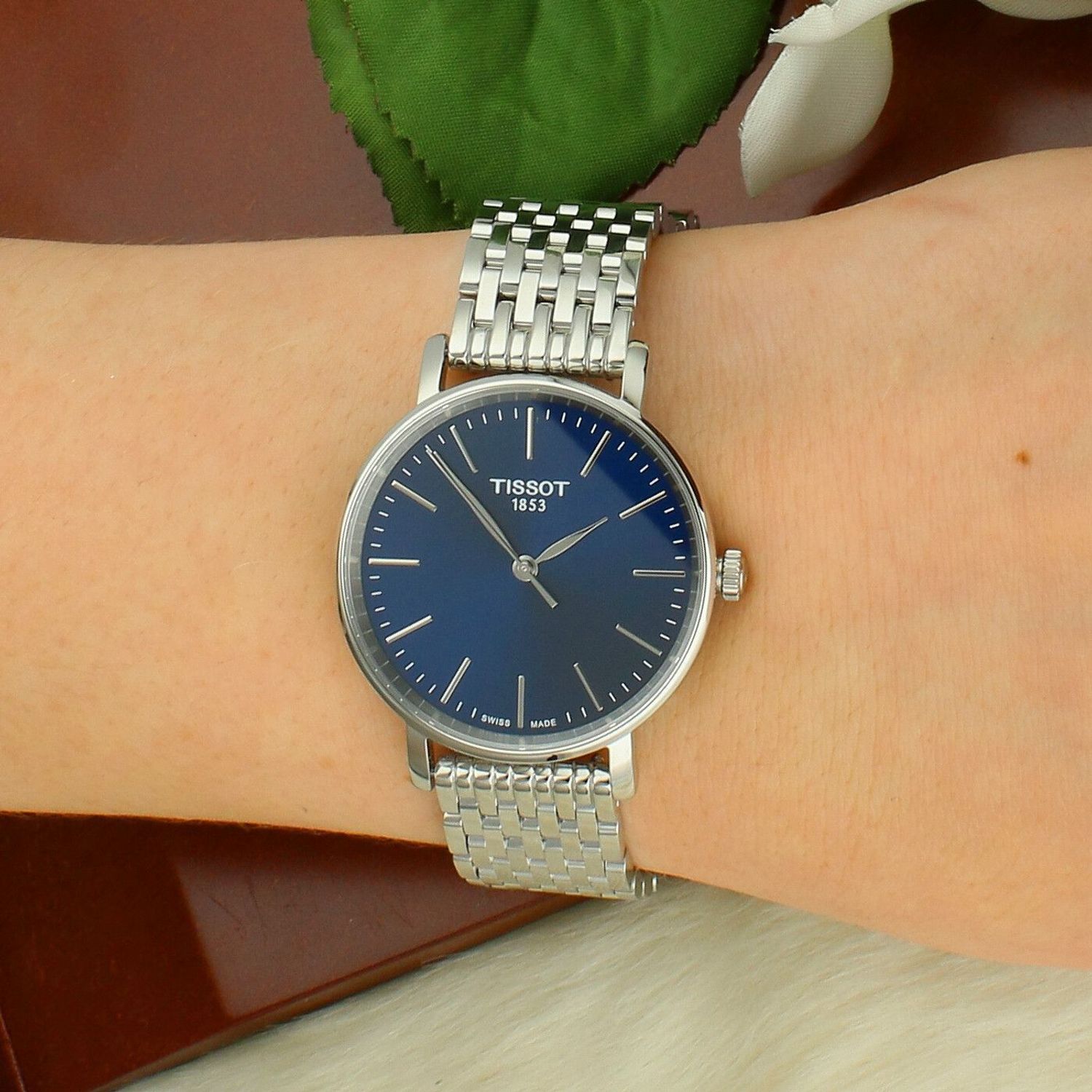 Zegarek damski Tissot T143.210.11.041.00 Everytime Lady (3).jpg