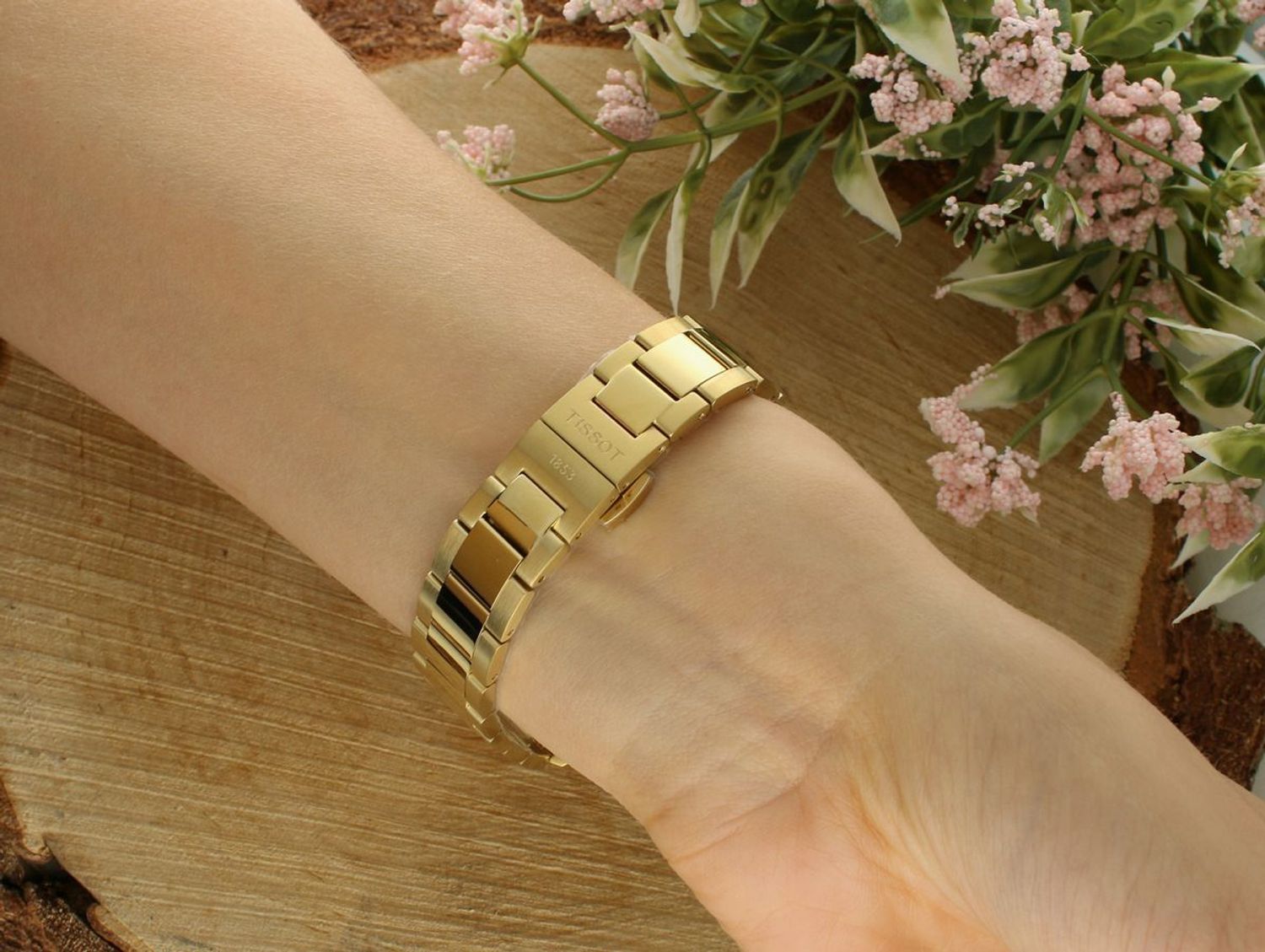 Zegarek damski Tissot PR 100 na bransolecie w złotym kolorze T150.210.33.021 (2).jpg