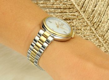 Tissot Desir T152.010.22.118.01 – Damski Zegarek z Masą Perłową i Wypukłym Szkłem Szafirowym tissot.jpg