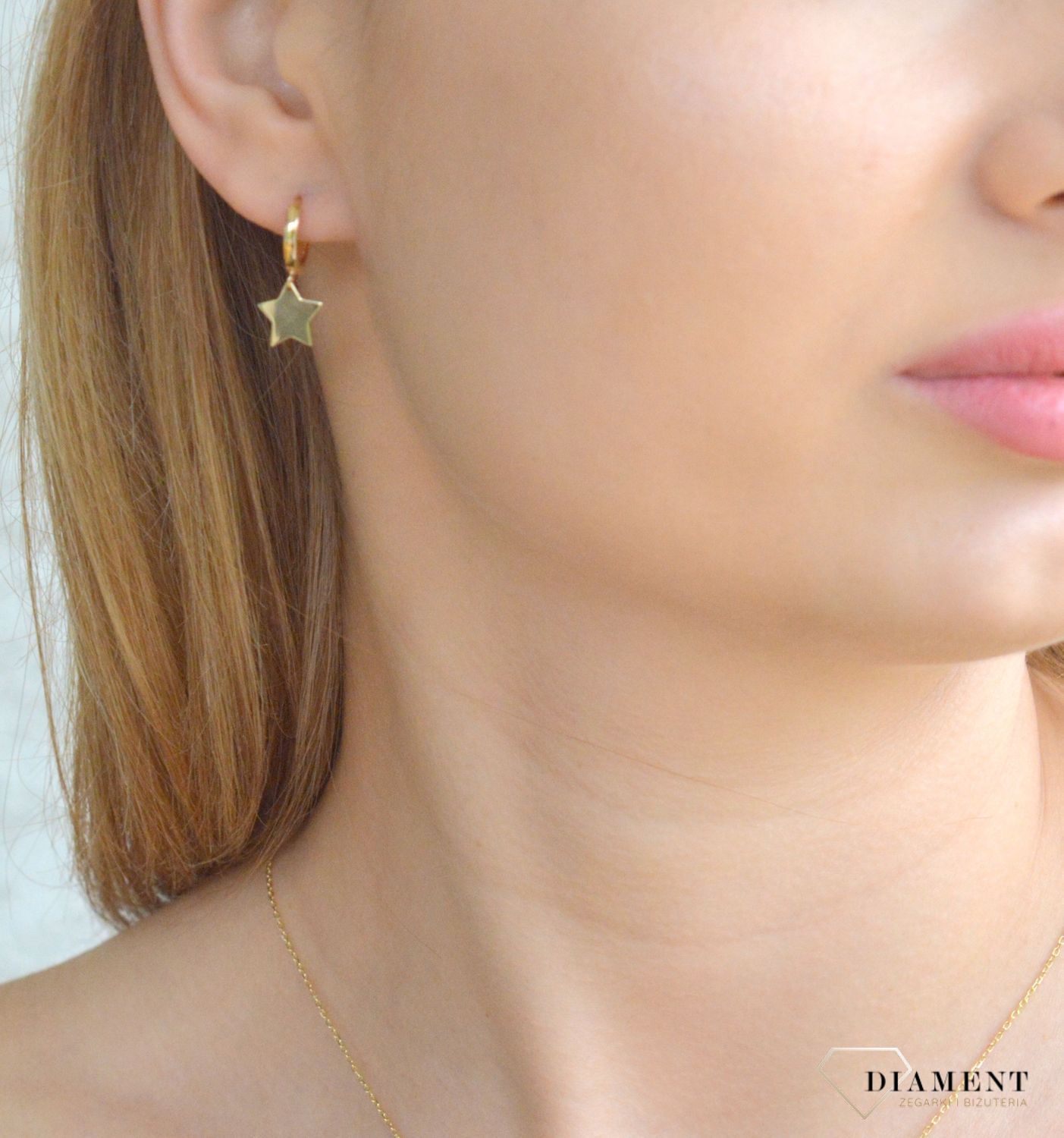 Złote kolczyki damskie 585 kółeczka z gwiazdkami T23-E-EHG-1-LZ-1.  Złote kolczyki damskie. Kolczyki złote kołeczka. Kolczyki złote z zawieszkami. Kolczyki złote gwiazdki. Złote kolczyki dla dziewczynki. Kolczyki złote idealne.jpg