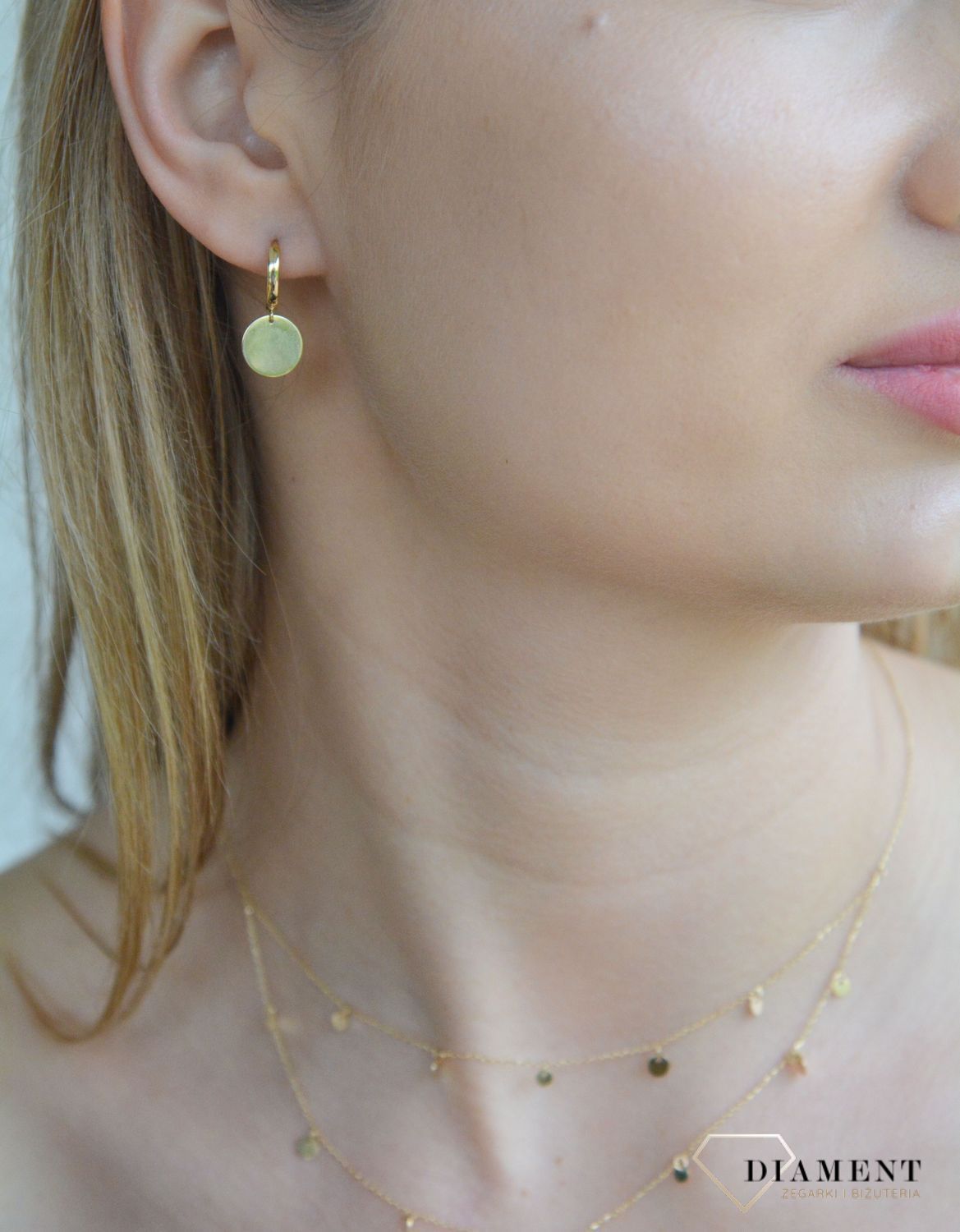 Złote kolczyki damskie 585 kółeczka z okrągłymi blaszkami T23-E-EHG-1-LZ-2. Złote kolczyki damskie. Kolczyki złote kołeczka. Kolczyki złote z zawieszkami. Kolczyki złote blaszki. Złote kolczyki dla dziewczynki. Kolczyki złote i.jpg