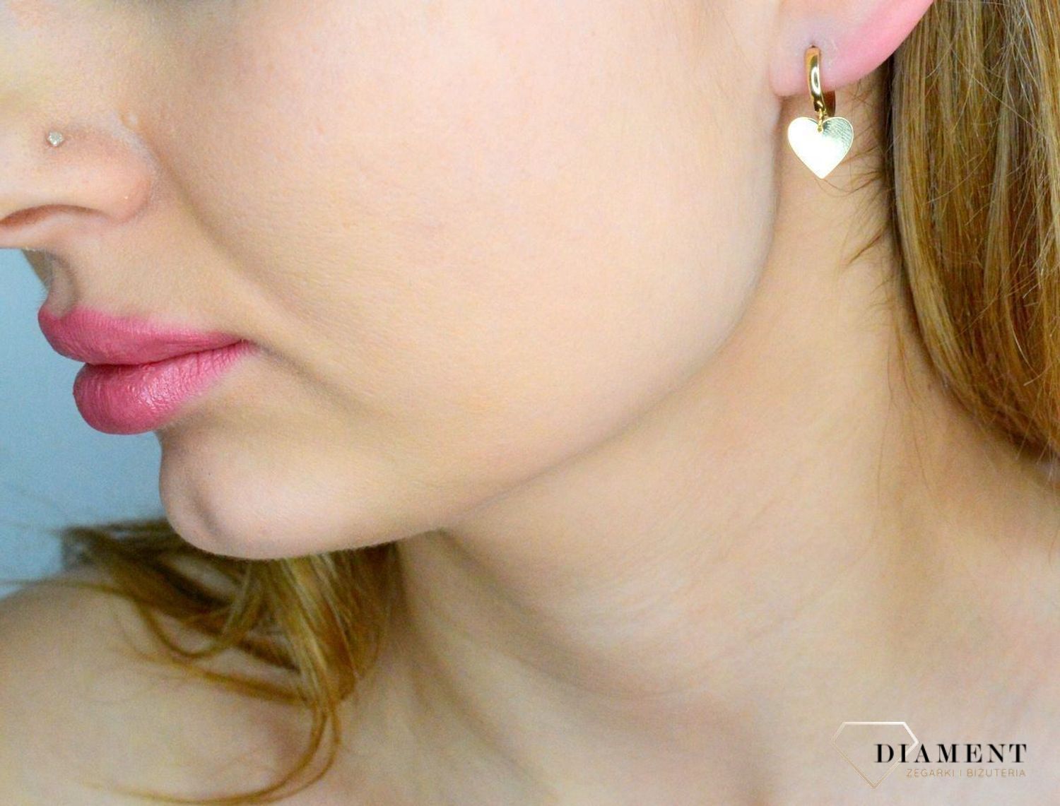 Złote kolczyki damskie 585 kółeczka z serduszkami T23-E-EHG-1-LZ-4. Złote kolczyki damskie. Kolczyki złote kołeczk. Kolczyki złote z zawieszkami. Kolczyki złote serca. Złote kolczyki dla dziewczynki. Kolczyki złote idealne na p.jpg