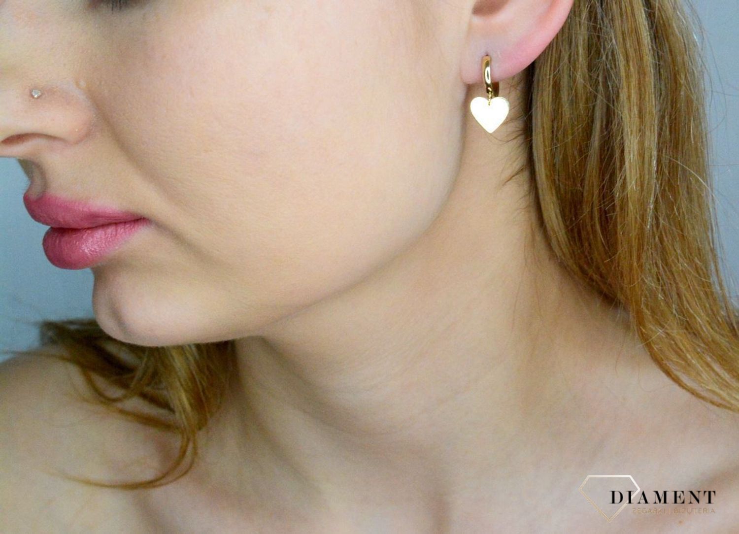Złote kolczyki damskie 585 kółeczka z serduszkami T23-E-EHG-1-LZ-4. Złote kolczyki damskie. Kolczyki złote kołeczk. Kolczyki złote z zawieszkami. Kolczyki złote serca. Złote kolczyki dla dziewczynki. Kolczyki złote idealne na p.jpg