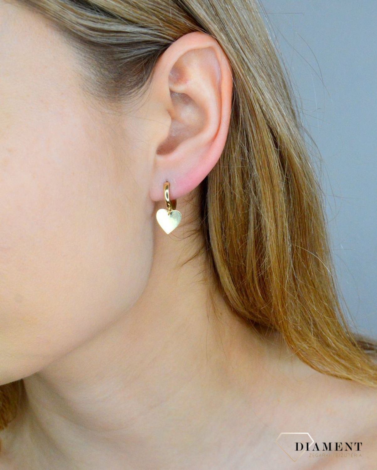 Złote kolczyki damskie 585 kółeczka z serduszkami T23-E-EHG-1-LZ-4. Złote kolczyki damskie. Kolczyki złote kołeczk. Kolczyki złote z zawieszkami. Kolczyki złote serca. Złote kolczyki dla dziewczynki. Kolczyki złote idealne na p.jpg