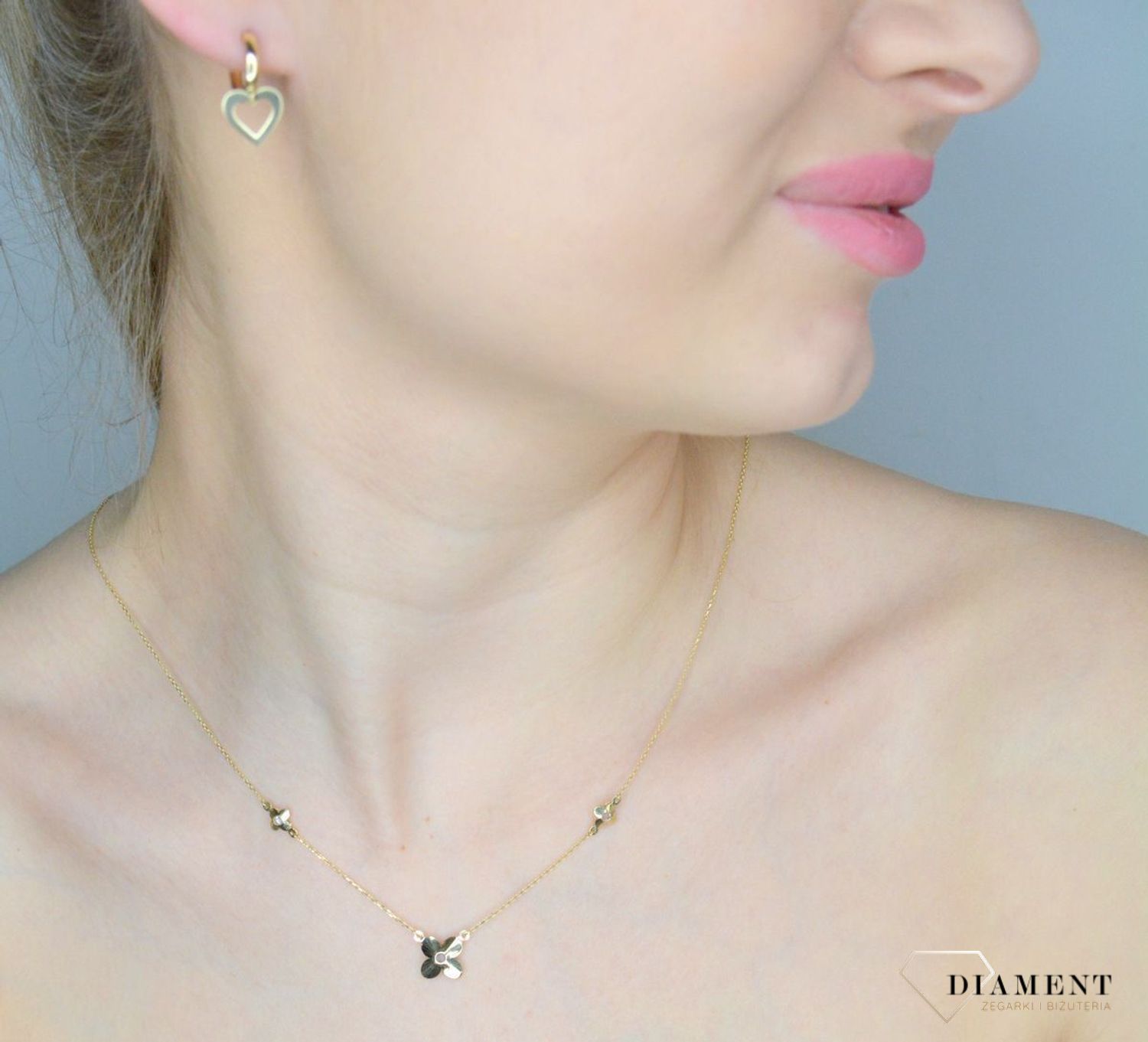 Złote kolczyki damskie 585 kółeczka z serduszkami T23-E-EHG-1-LZ-8. Złote kolczyki damskie. Kolczyki złote kołeczka. Kolczyki złote z zawieszkami. Kolczyki złote serca. Złote kolczyki dla dziewczynki. Kolczyki złote idealne na.jpg