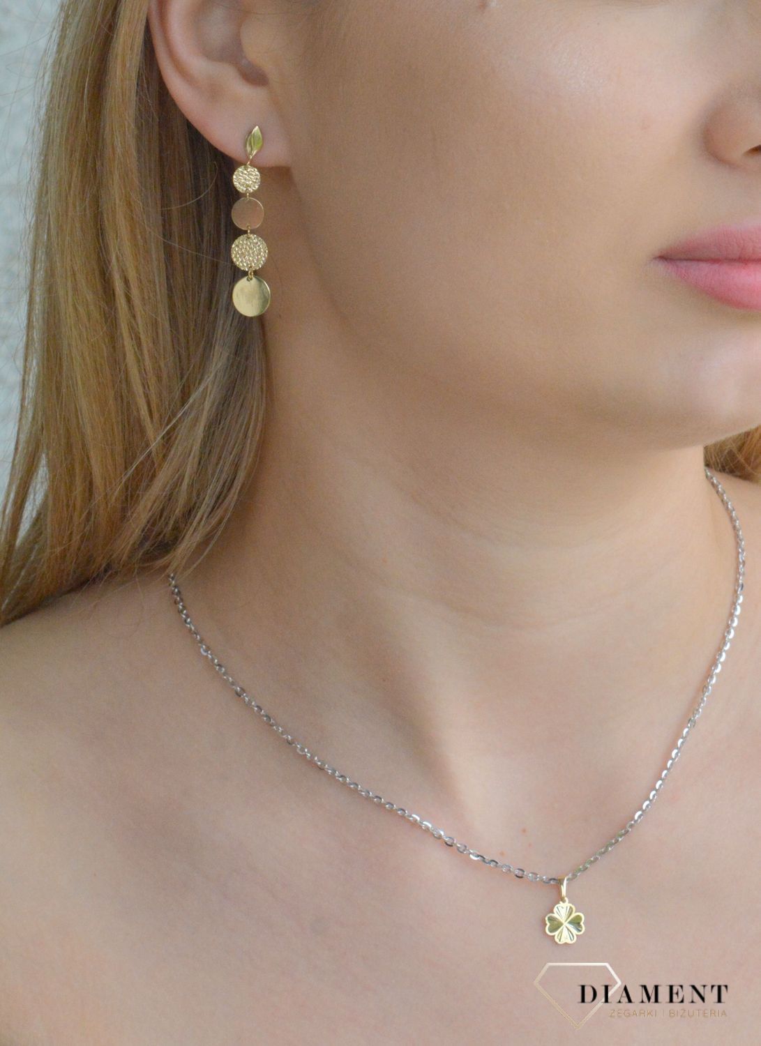 Złota zawieszka 585 płaska koniczynka T23-P-0218-26-LZ. Złota zawieszka damska. Złoty wisiorek do łańcuszka. Zawieszka Złota koniczynka. Złota zawieszka symbol szczęścia na prezent..jpg