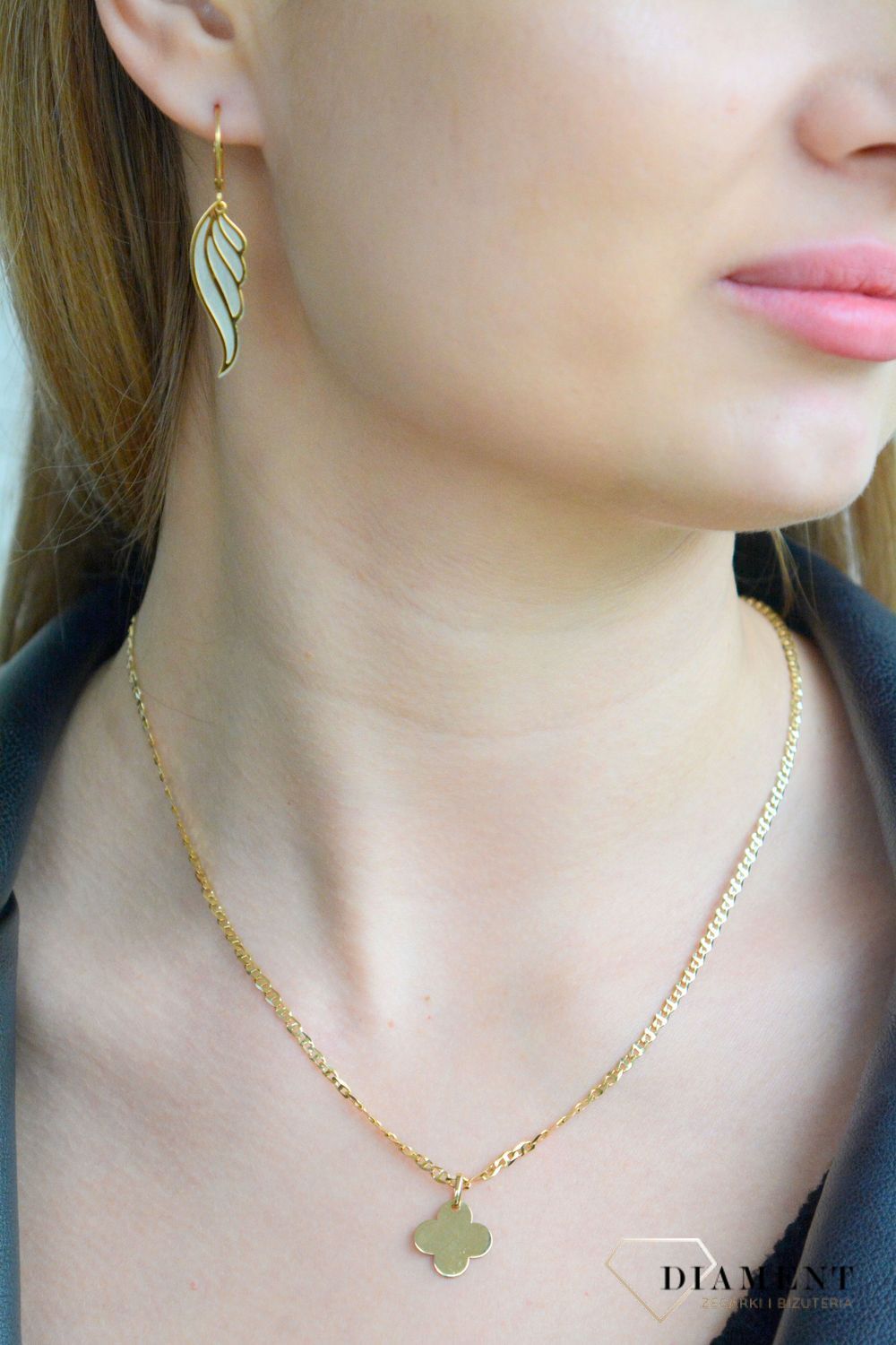 Złota zawieszka 585 gładka koniczynka T23-P-LP-698-14MM. Złota zawieszka damska. Złoty wisiorek do łańcuszka. Zawieszka zawieszka koniczynka. Złota zawieszka płaska koniczynka na prezent..jpg