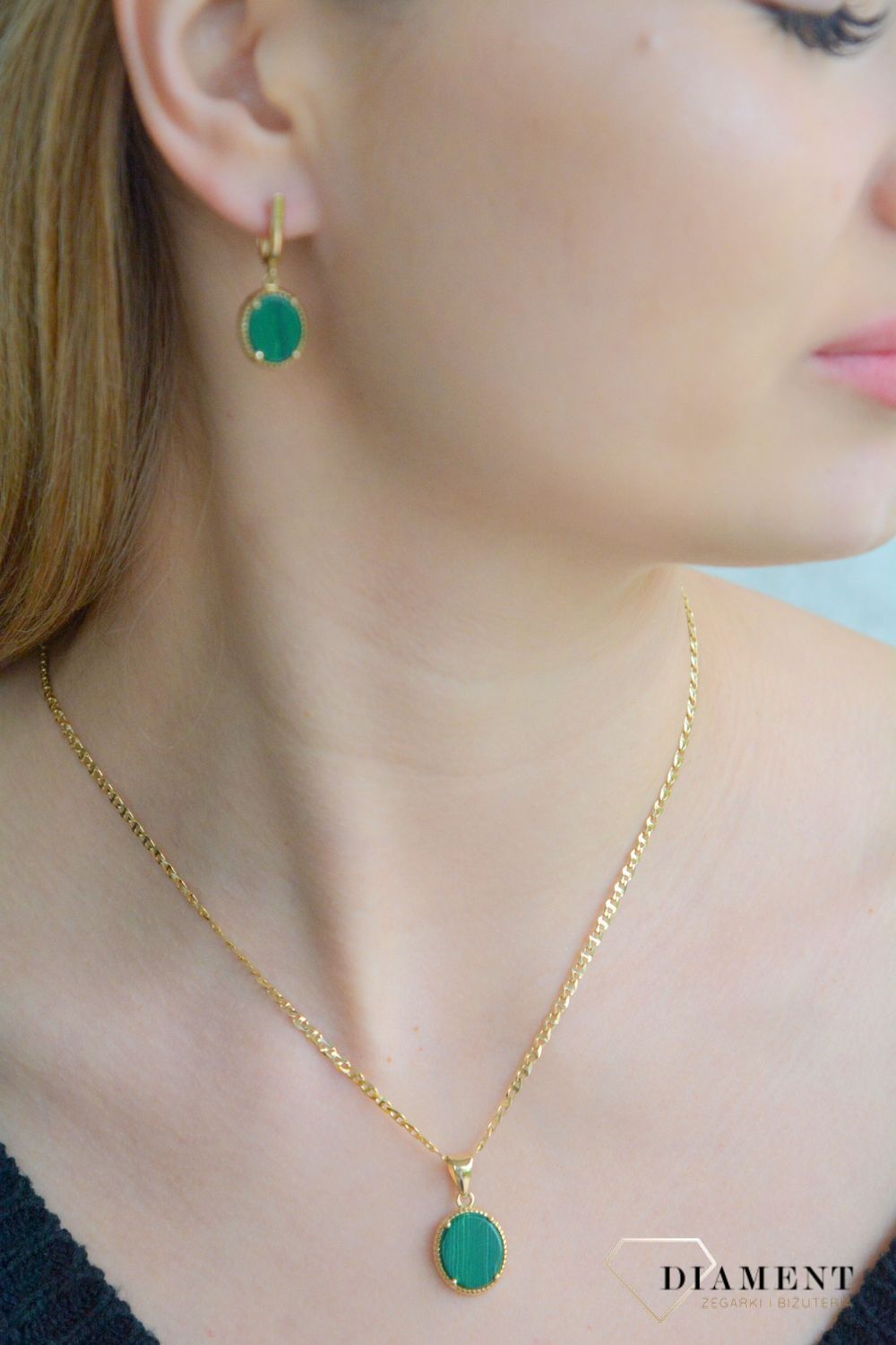 Złota zawieszka 585 owalna z malachitem T27-P-VR-2-MLH-SMALL. Złota zawieszka damska. Złoty wisiorek do łańcuszka. Zawieszka złota z malachitem. Złota zawieszka owalna z kamieniem malachit na prezent..jpg