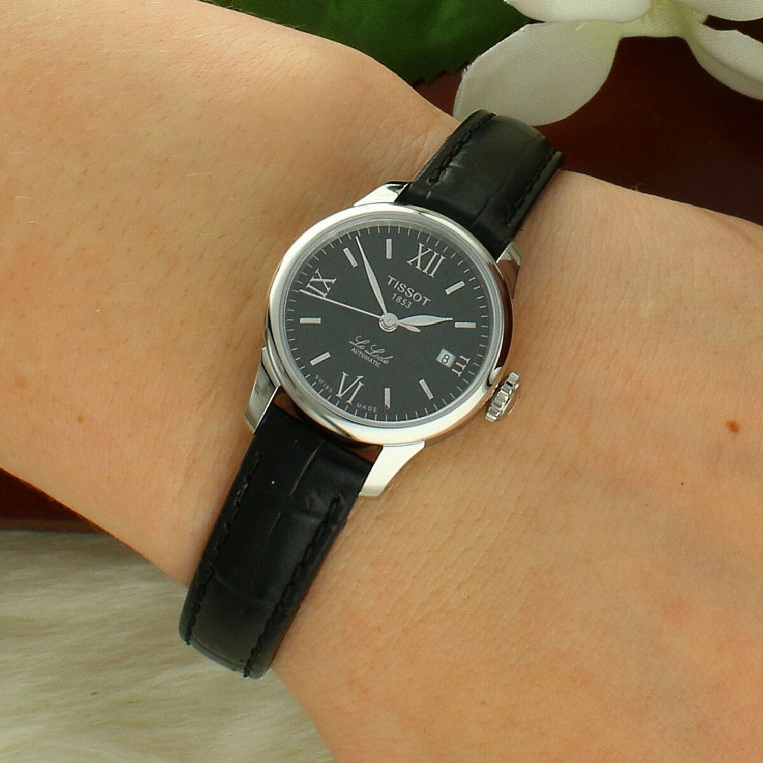 Zegarek damski Tissot Le Locle Automatic Small Lady T41.1.123.57. Delikatny, mały zegarek dla kobiety. Szwajcarski zegarek automatyczny na prezent dla kobiety..jpg