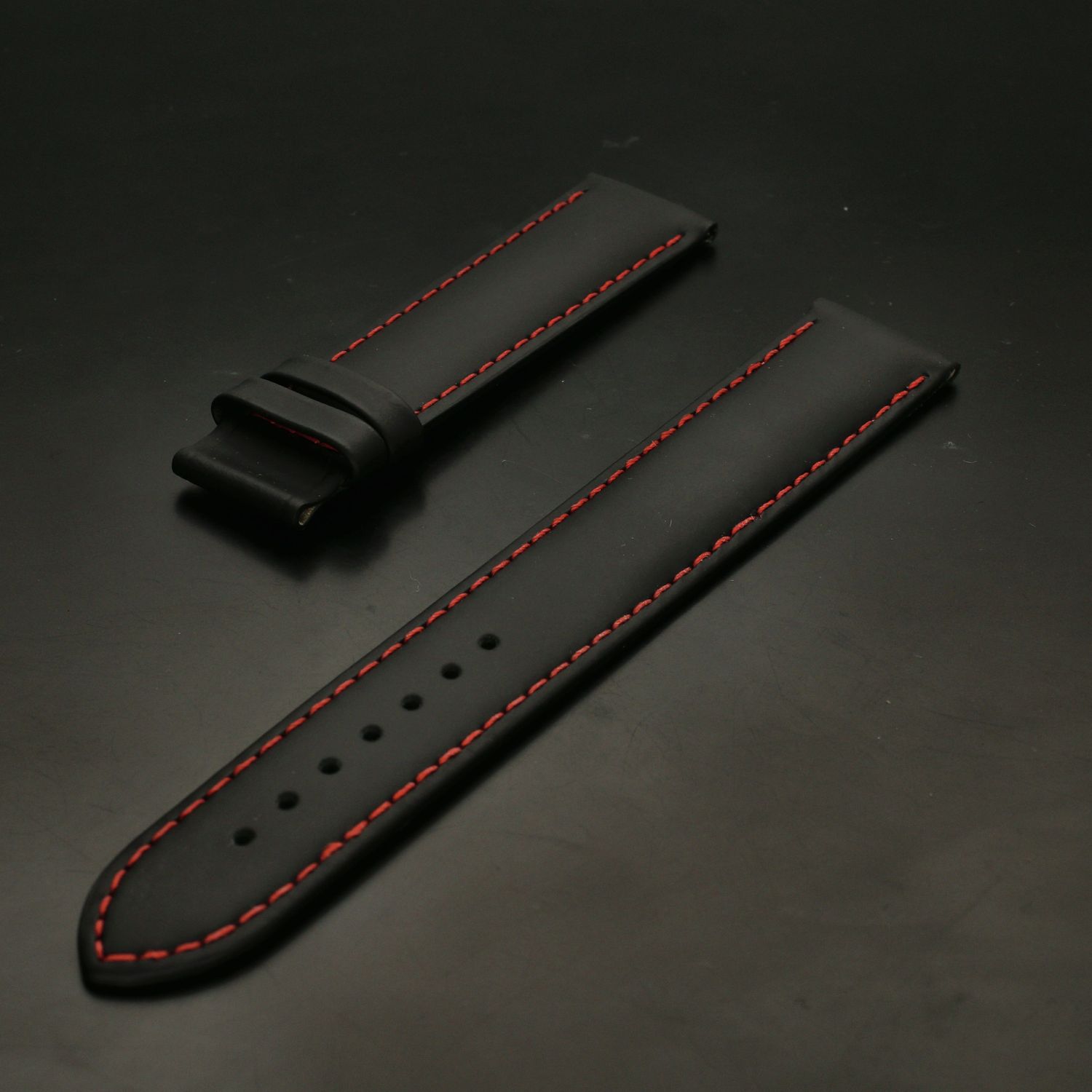 Pasek do zegarka Tissot 19mm T610025415 PRS 200 z czerwonym przeszyciem.jpg