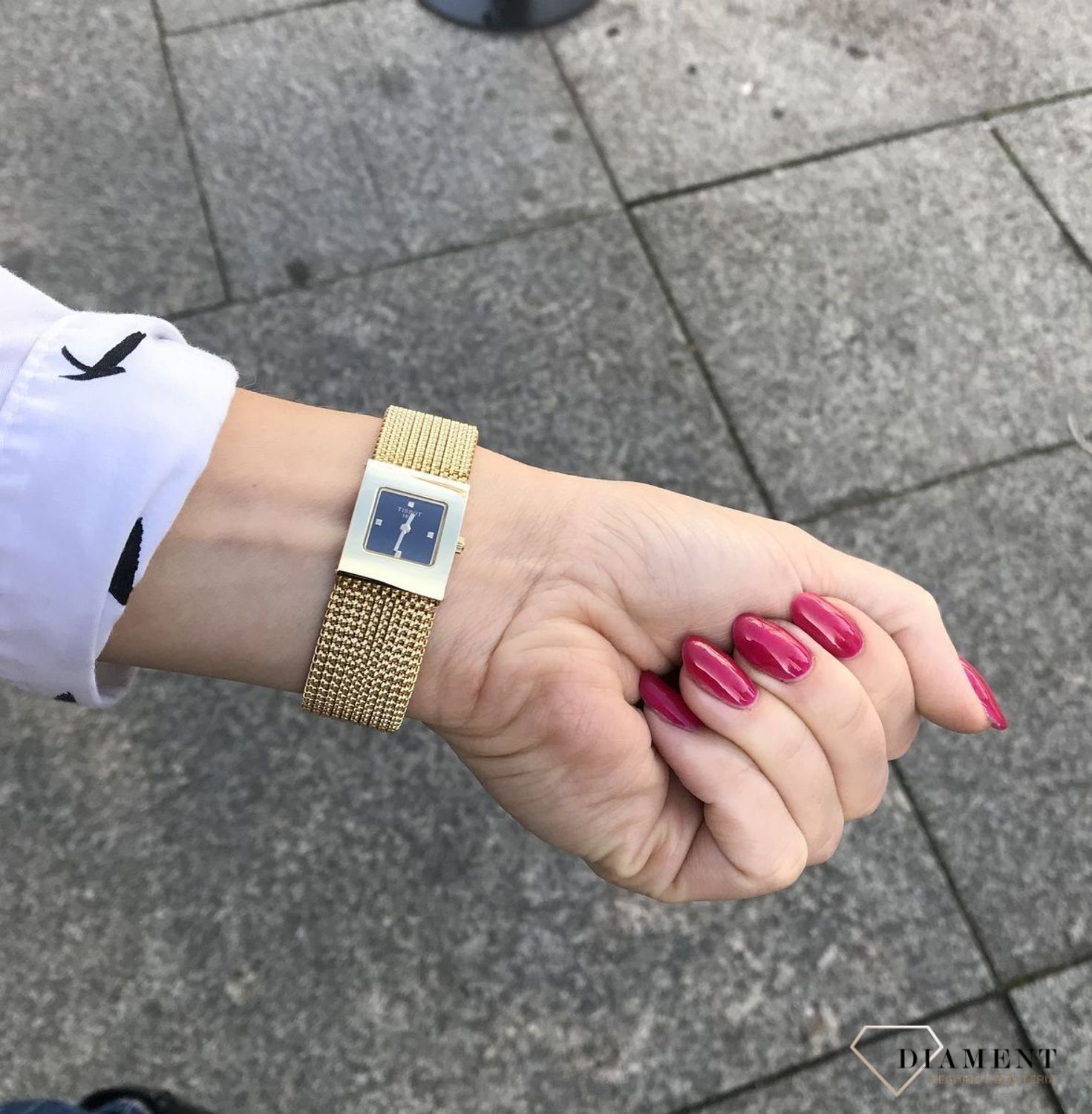 złoty zegarek damski, złoty zegarek kwadratowy dla kobiety tissot-bellflower-t73332151.jpg