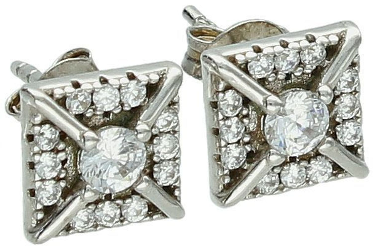 Stylowe srebrne kolczyki w kształcie kwadracików z błyszczącymi cyrkoniami. Próba 925, zapięcie na sztyft. Idealne na co dzień i na prezent.1.jpg
