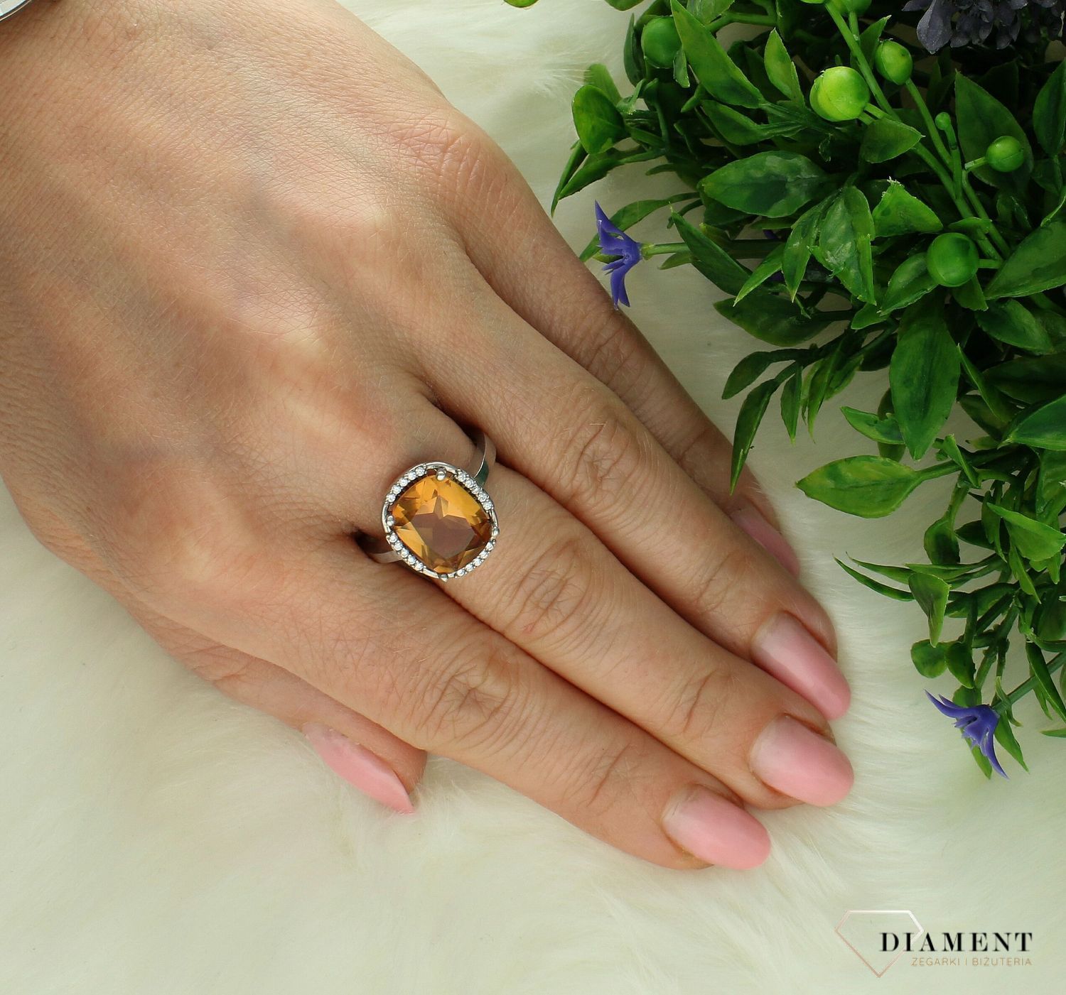 Srebrny pierścionek damski 925 z dużą cyrkonią rozmiar 19 TBP000000-188. Srebrny pierścionek damski. Srebrny pierścionek z cyrkoniami. Pierścionek srebrny dla kobiety, Pierścionek srebrny na prezent (2).jpg