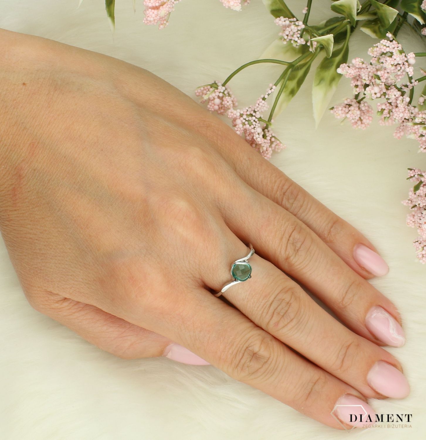 Srebrny pierścionek damski 925 z turkusową cyrkonią rozmiar 14 TBP000000-352. Srebrny pierścionek damski. Pierścionek srebrny na prezent. Pierścionek ze srebra z cyrkonią.5.jpg