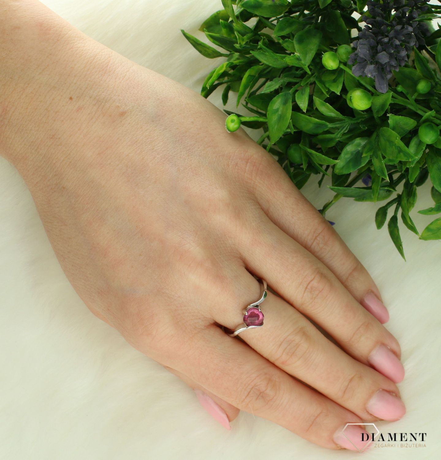 Srebrny pierścionek damski 925 z różową cyrkonią rozmiar 14 TBP000000-354. Srebrny pierścionek damski. Srebrny pierścionek z cyrkonią. Srebrny pierścionek na prezent dla kobiety (2).jpg