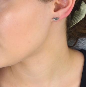 Subtelne kolczyki srebrne w kształcie listków z markazytami – biżuteria w stylu retro. Próba 925, zapięcie sztyft, waga 1,17 g, doskonałe na co dzień i na prezent (2).JPG