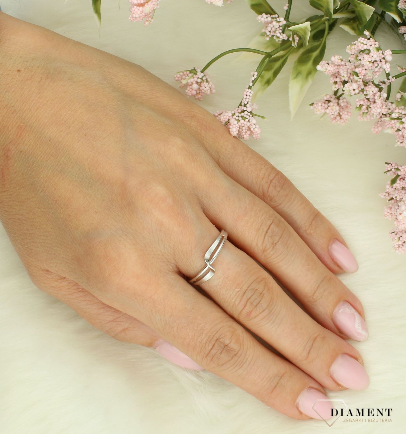 Srebrny pierścionek damski 925 podwójny z falą rozmiar.jpg
