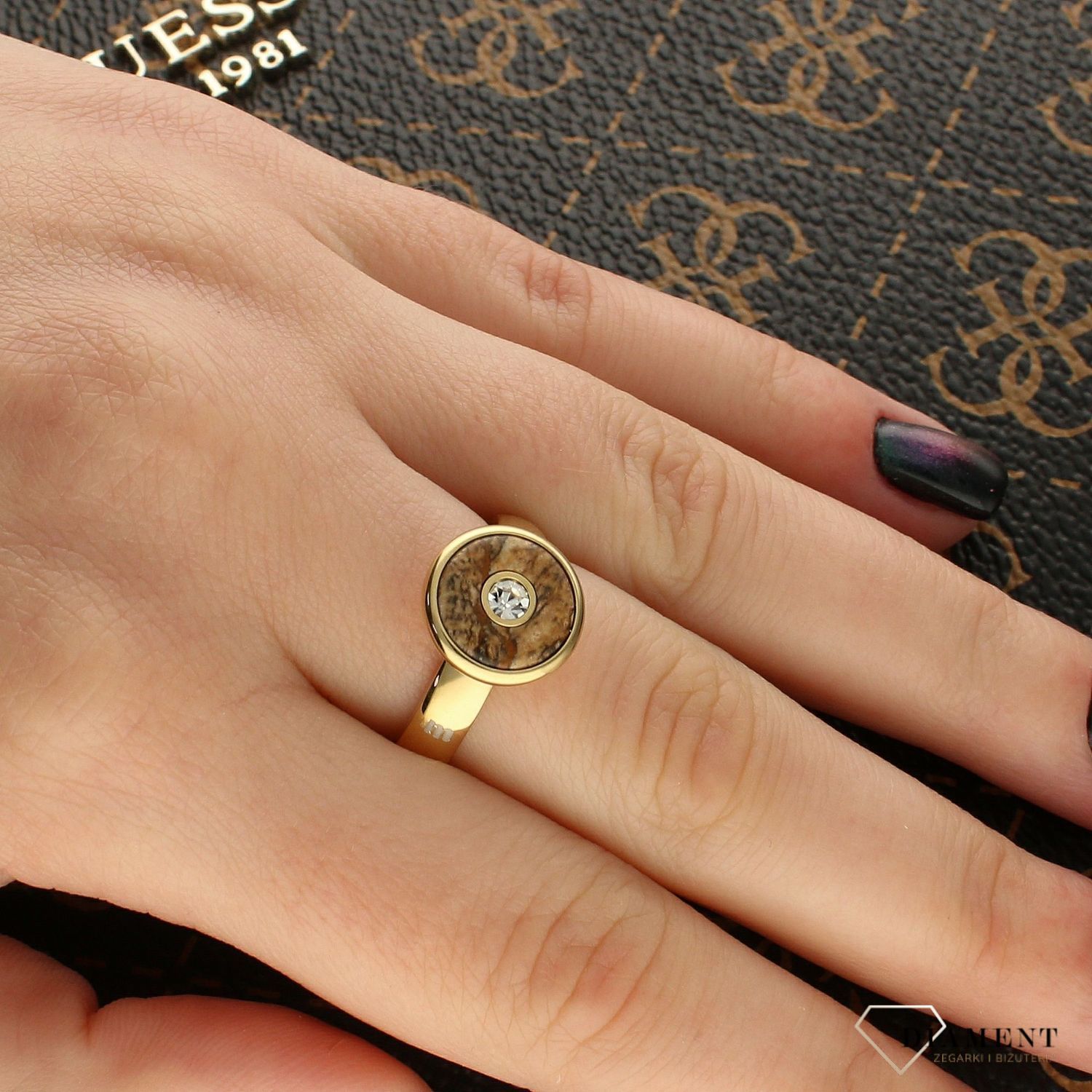 Pierścionek pozłacany, beżowy z błyszczącą cyrkonią Melano 11 mm TM92GD12069 (1).jpg