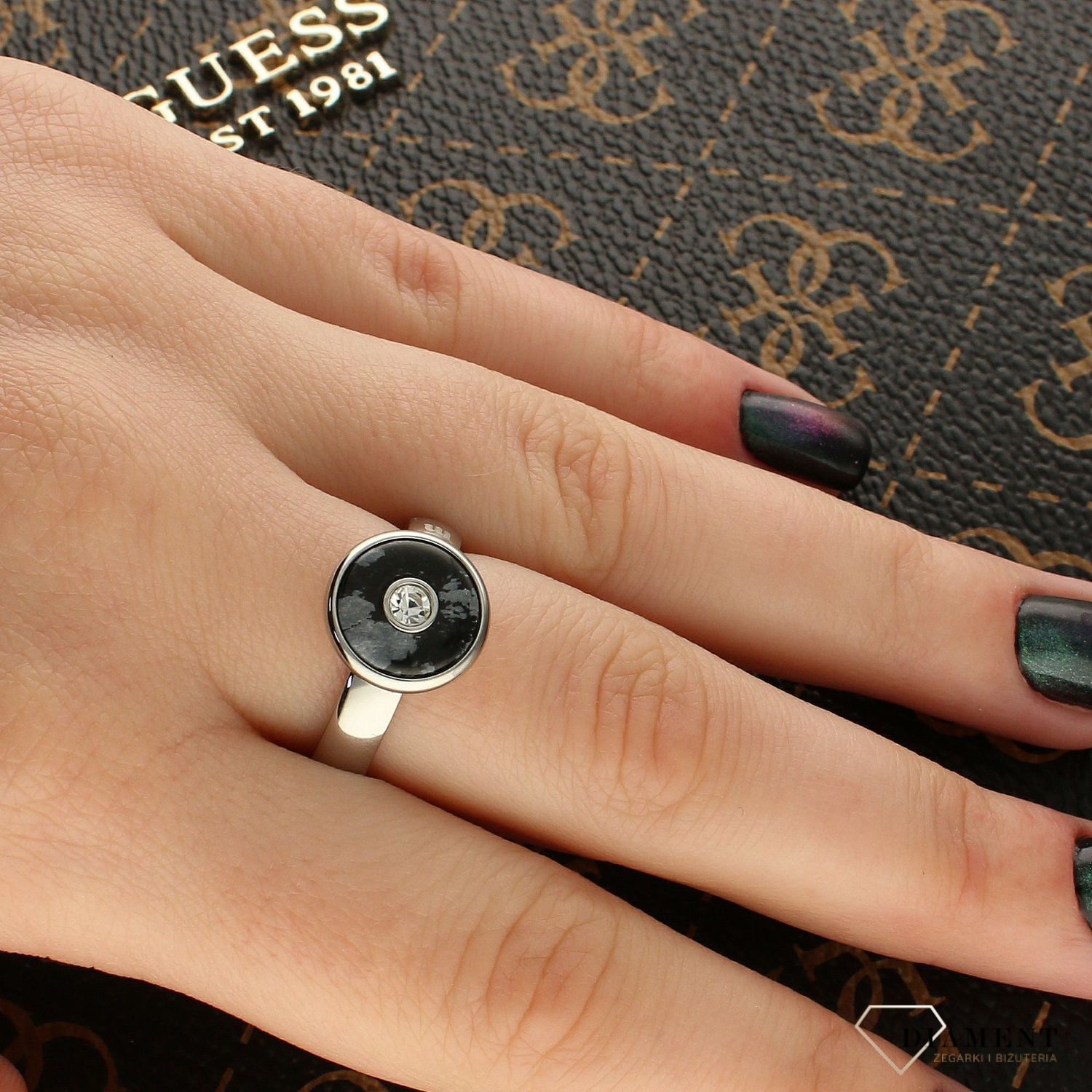 Pierścionek czarny z błyszczącą cyrkonią Melano 11 mm TM92SS12073 (1).jpg