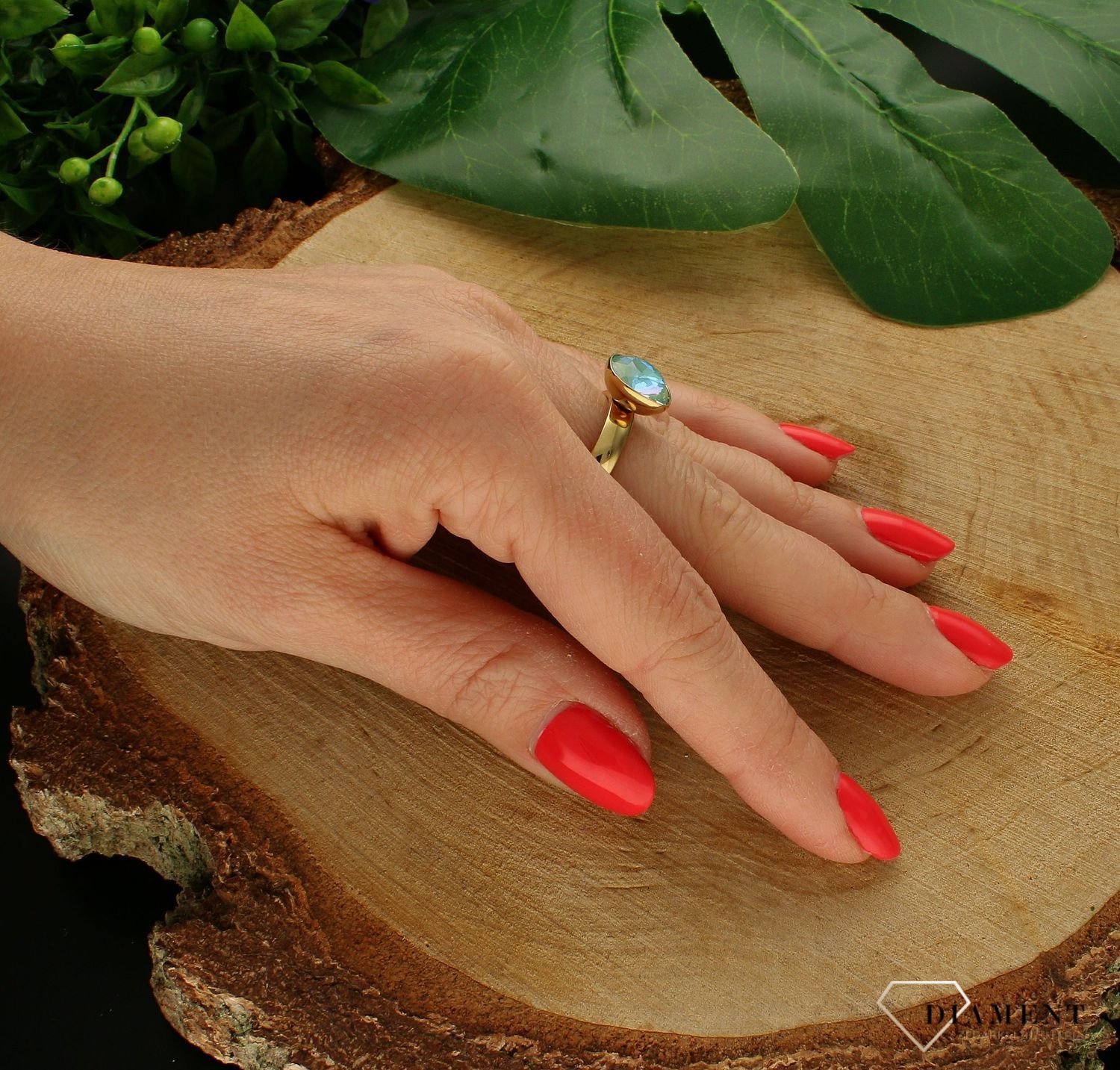 Pierścionek Melano Kwadratowy Charms Crystal Silsage Melano 8 mm TMB5GD12355.jpg