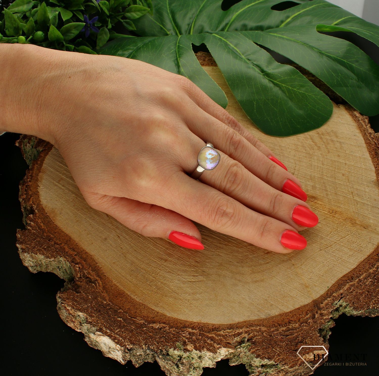 Pierścionek Melano Kwadratowy Charms Crystal Ivory Cream Melano 8 mm TMB5SS12352.jpg