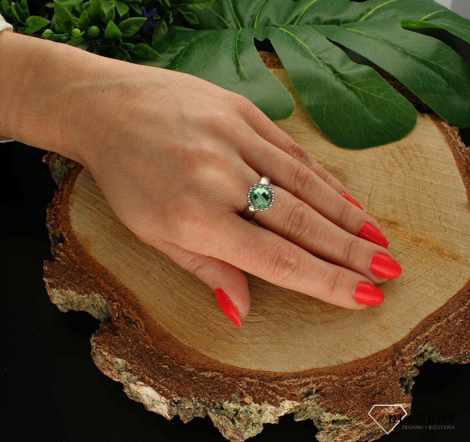 Charms Melano Kryształ Chrystolite 8 mm Pierścionek Melano TMB7SS10265.jpg