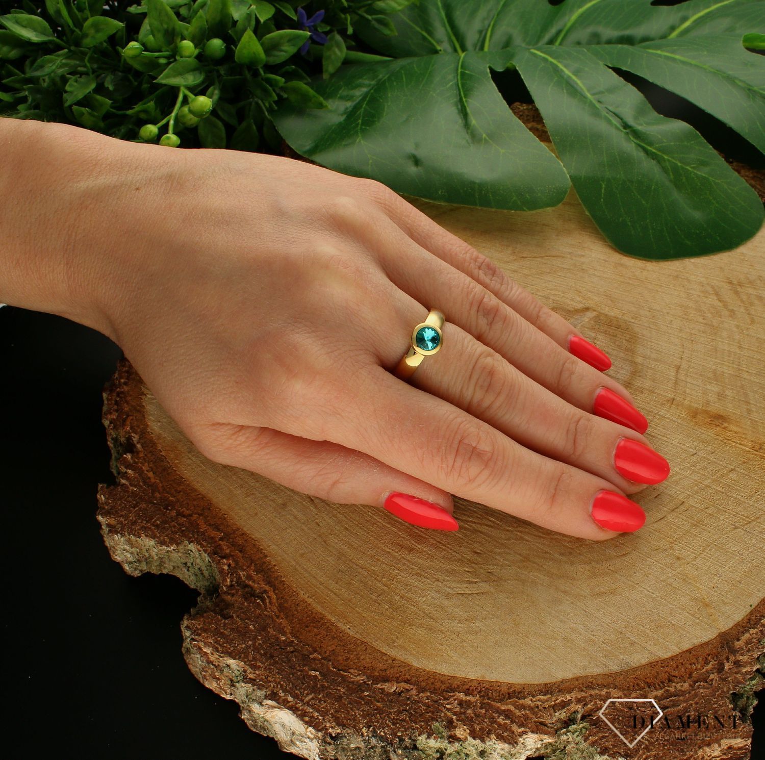 Charms Melano Aqua Bohemica Pozłacany pierścionek 6 mm.jpg