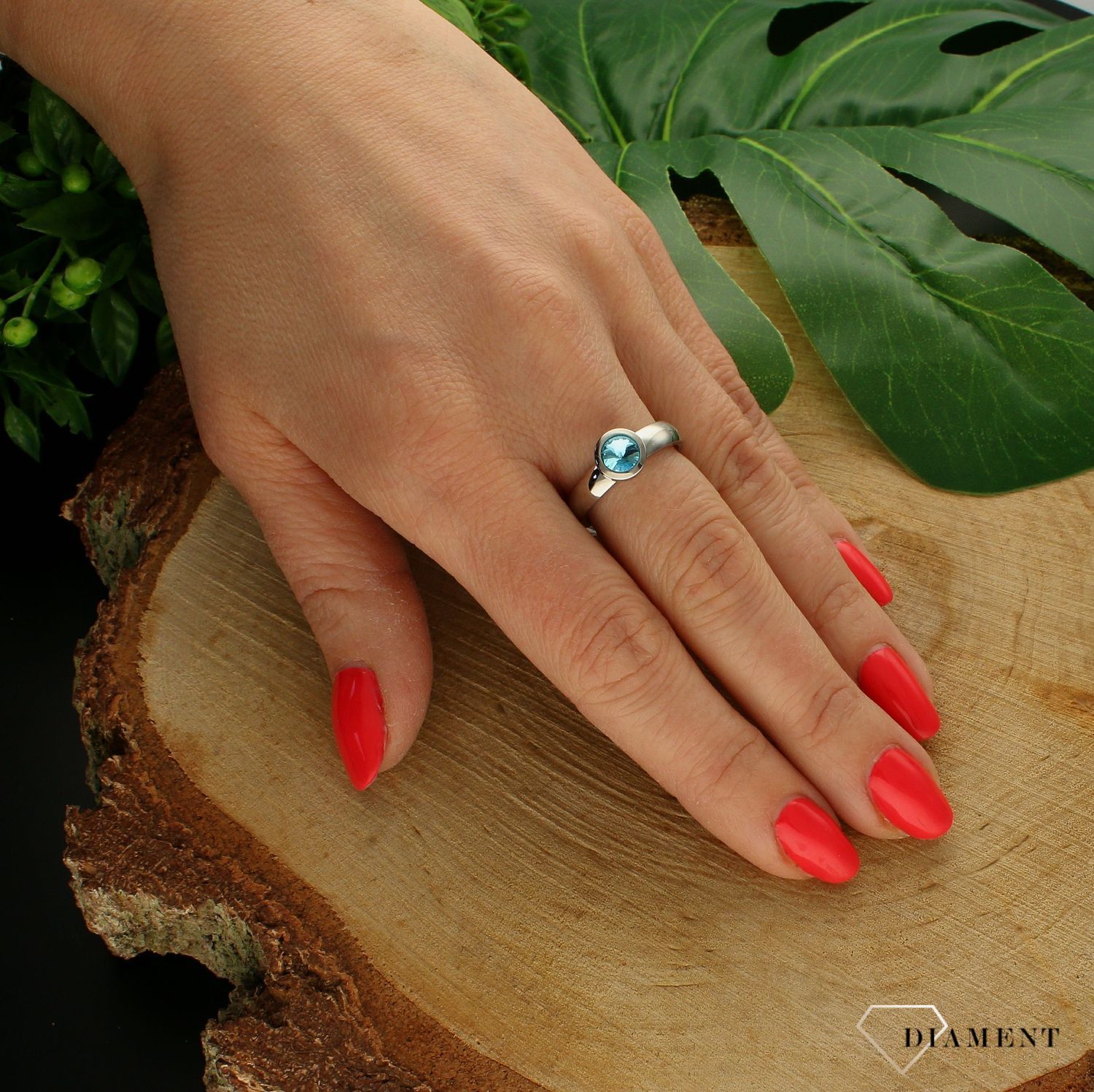 Charms Melano Kryształ Blue Zircon pierścionek 6 mm TMB8SS06356.jpg