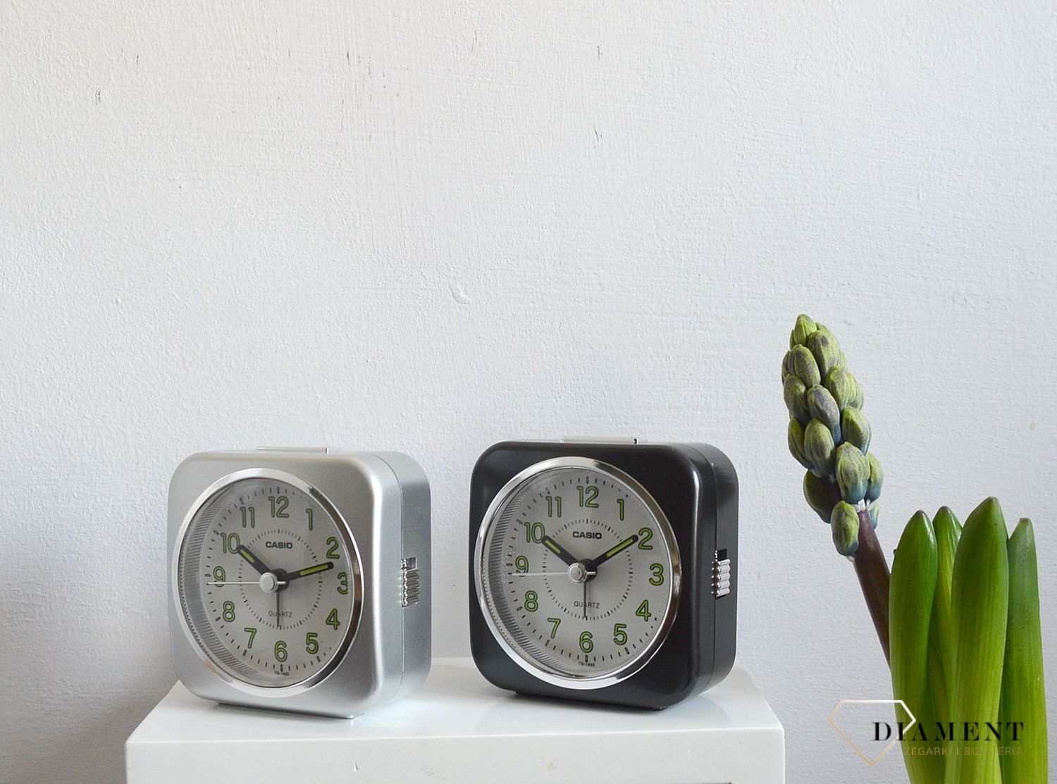 Budzik na baterię CASIO czarny TQ-143S-1EF.jpg